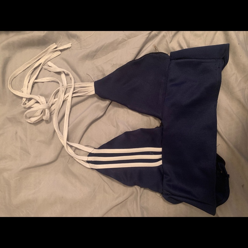 Crop top - Picture 2 of 3